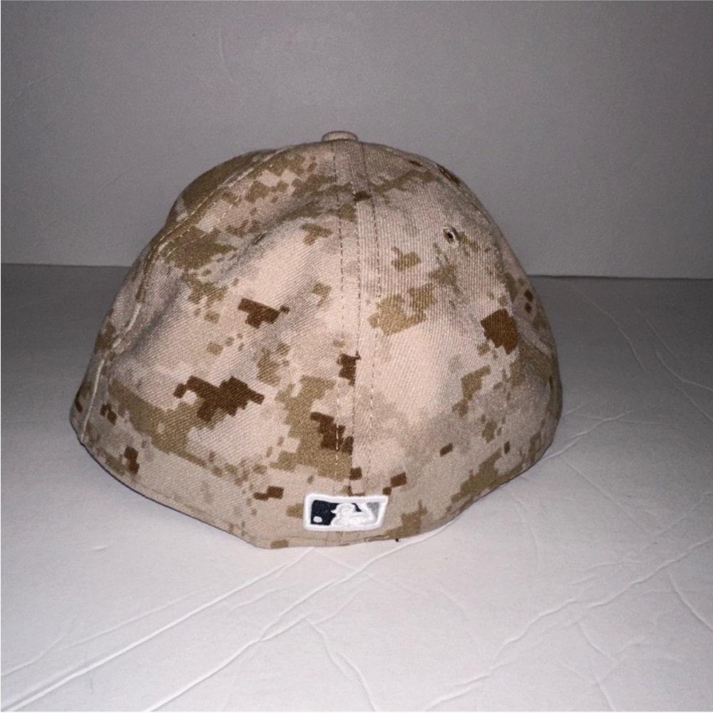 New Era NEW YORK YANKEE fitted hat 7 3/8 tan camo colors “Digital Camo On Field” - Picture 7 of 7